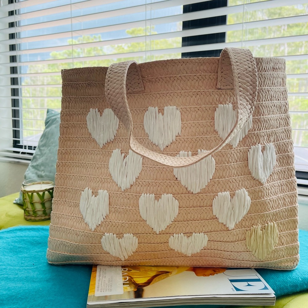 Btb Los Angeles Be Mine Neutral Hearts Tote Bag - Picture 5 of 6